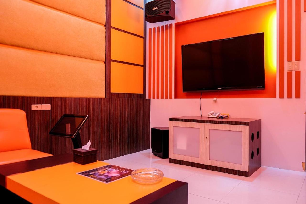 Reddoorz Plus Near Living World Pekanbaru Exterior foto