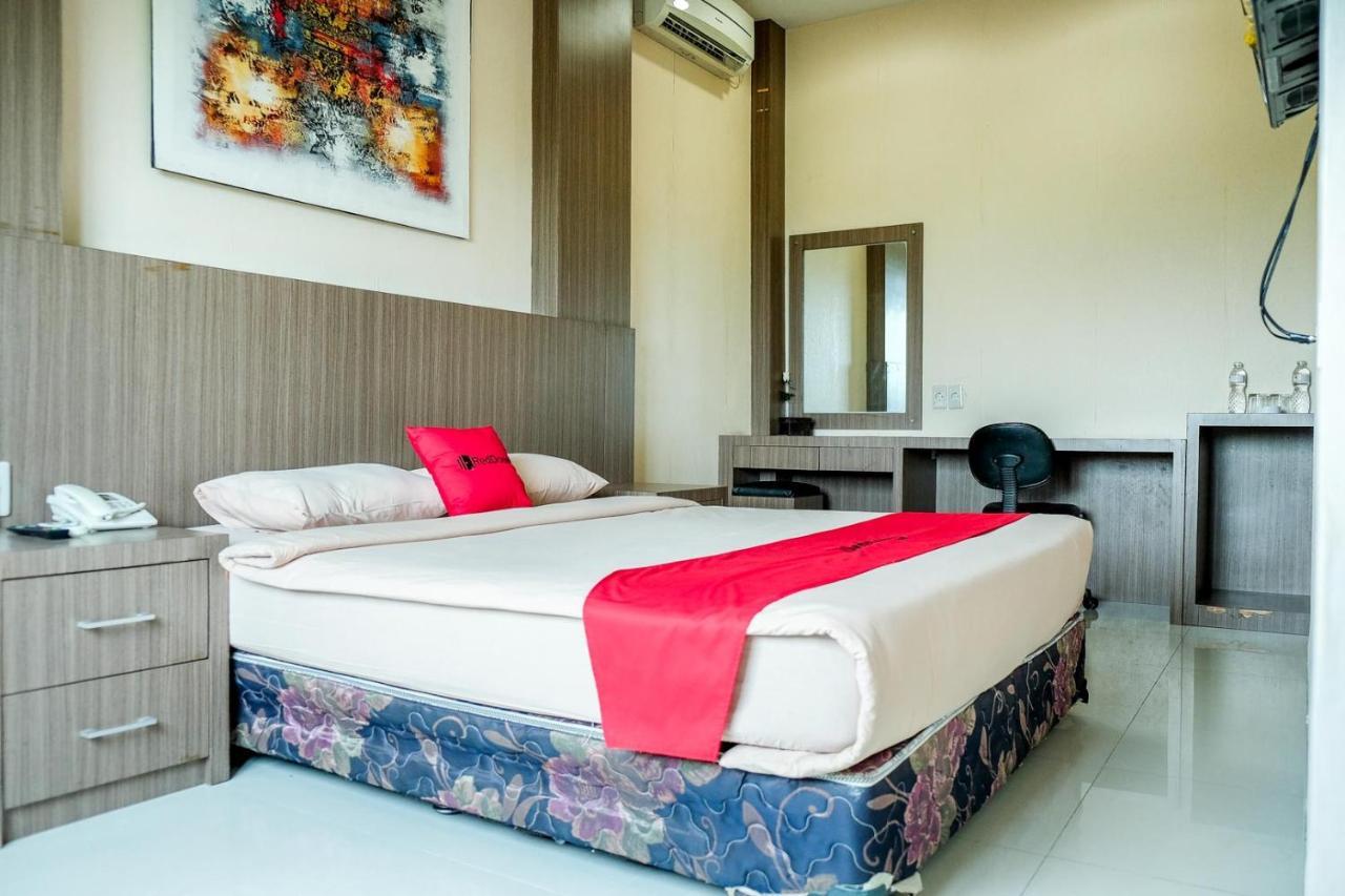 Reddoorz Plus Near Living World Pekanbaru Exterior foto