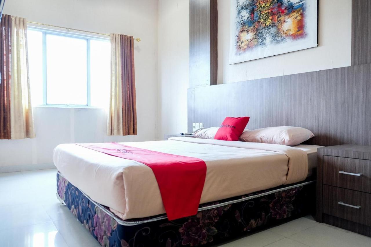 Reddoorz Plus Near Living World Pekanbaru Exterior foto